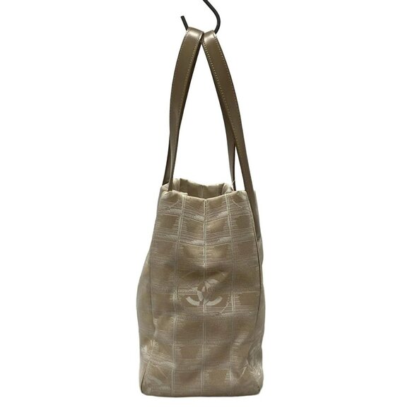 Auth CHANEL New Travel Line Tote PM A20457 Beige Nylon Tote Bag - Picture 12 of 12